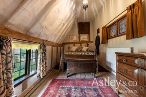 bed2- click for photo gallery